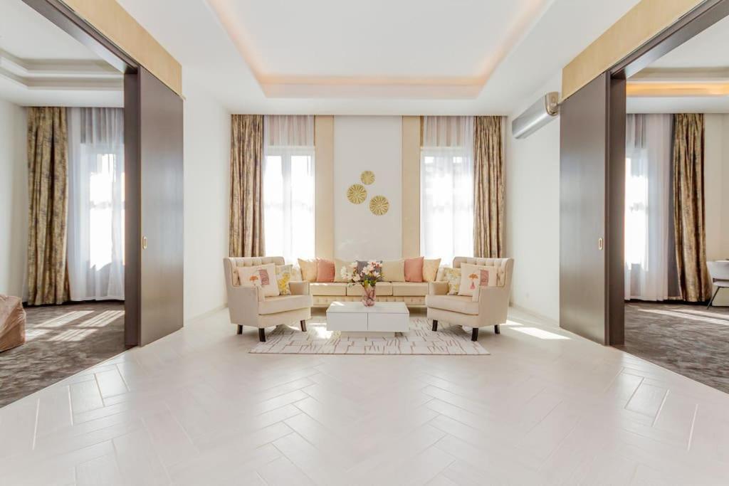 The Opulent Oasis By Newave Apartments Budapest Eksteriør billede
