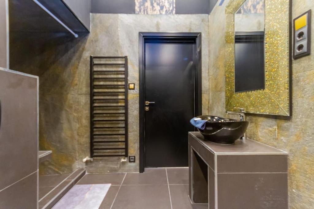 The Opulent Oasis By Newave Apartments Budapest Eksteriør billede